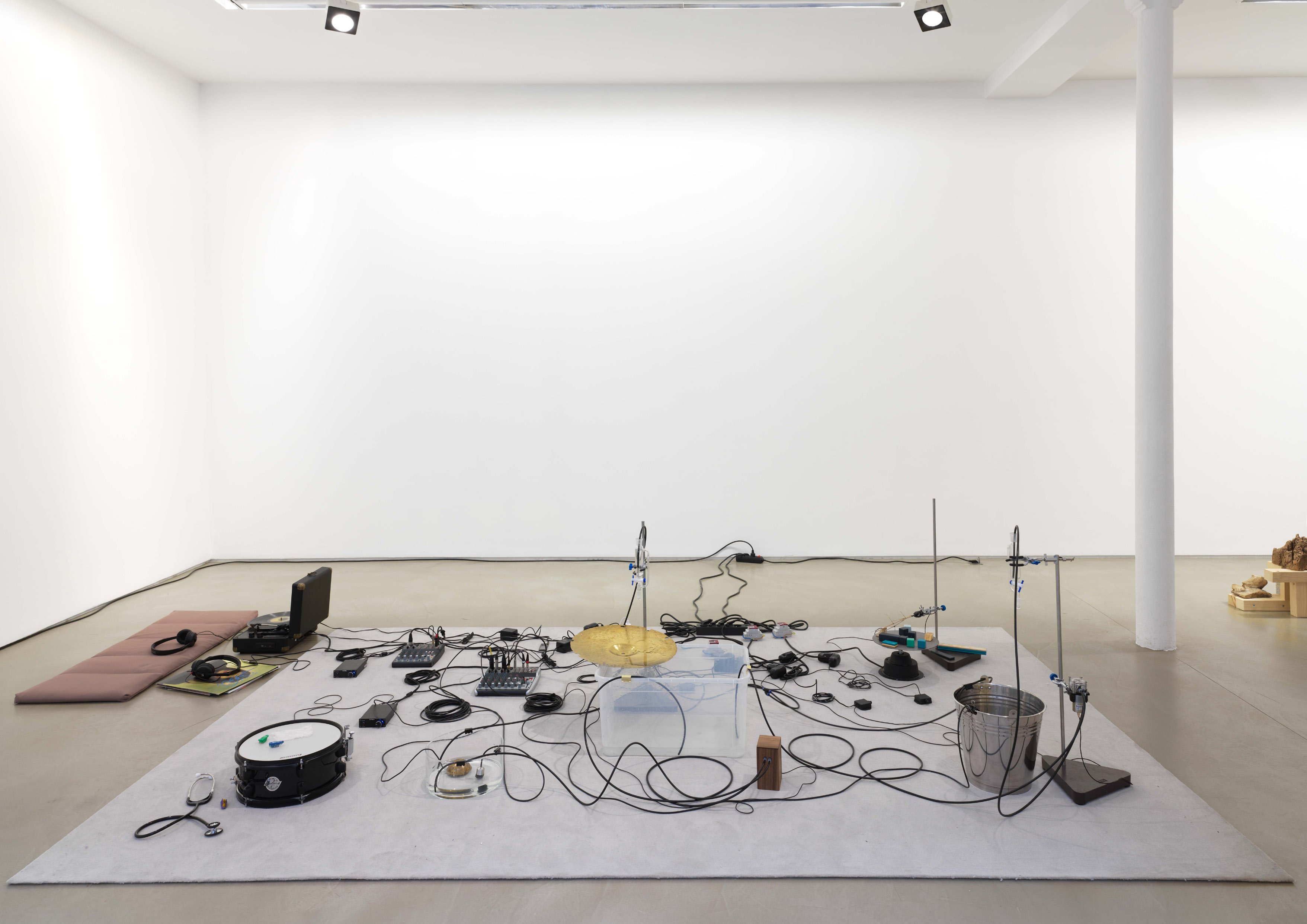 The Whisperers — Installation view, Galerie Chantal Crousel, Paris, France, 2021